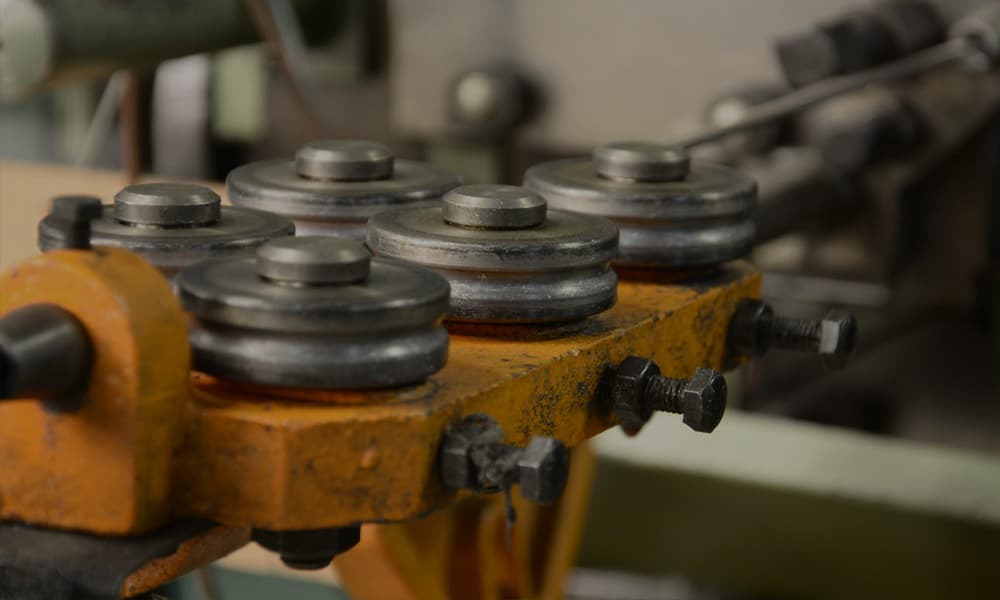 Maquinas para el proceso de fabricacion de remaches